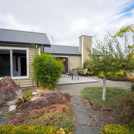 Southland Sounds - Te Anau Holiday Home Buitenkant foto