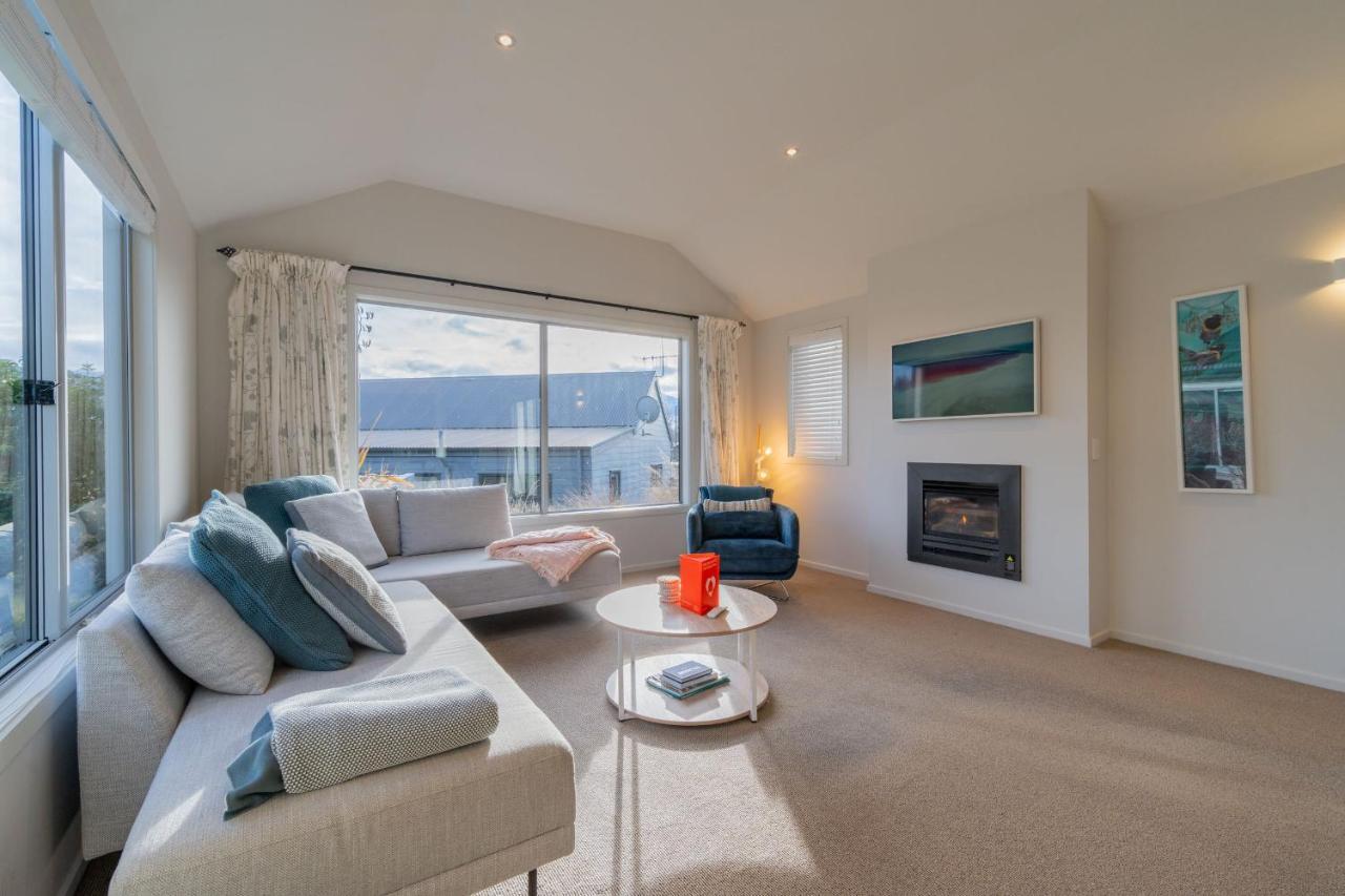 Southland Sounds - Te Anau Holiday Home Buitenkant foto