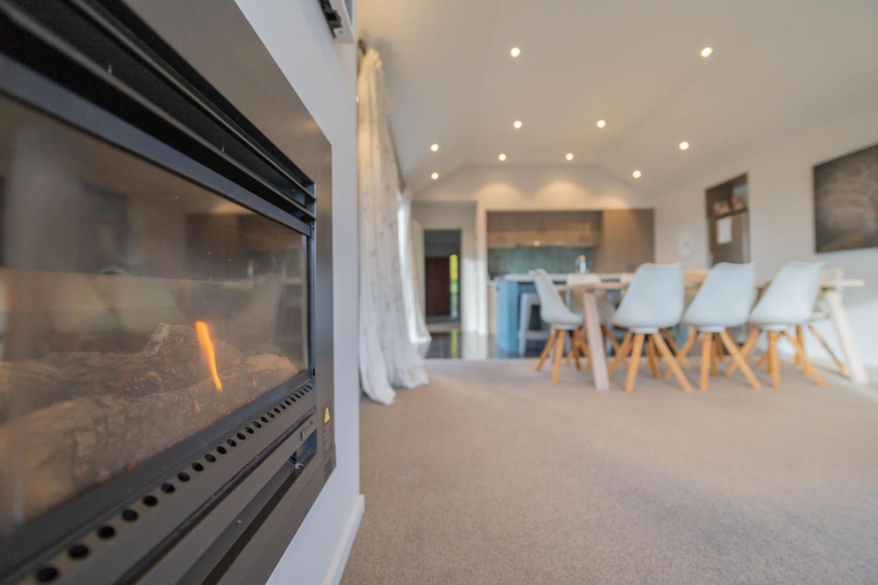 Southland Sounds - Te Anau Holiday Home Buitenkant foto