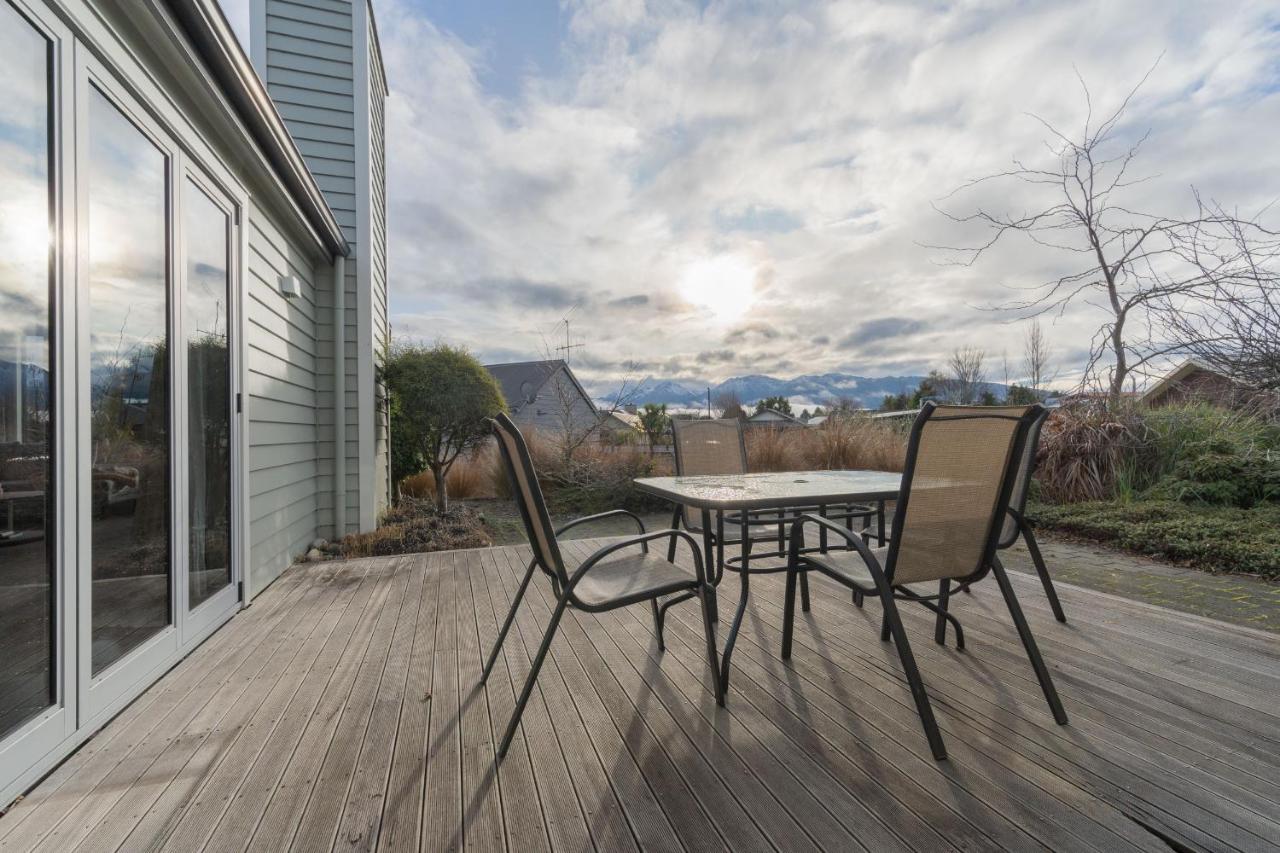 Southland Sounds - Te Anau Holiday Home Buitenkant foto