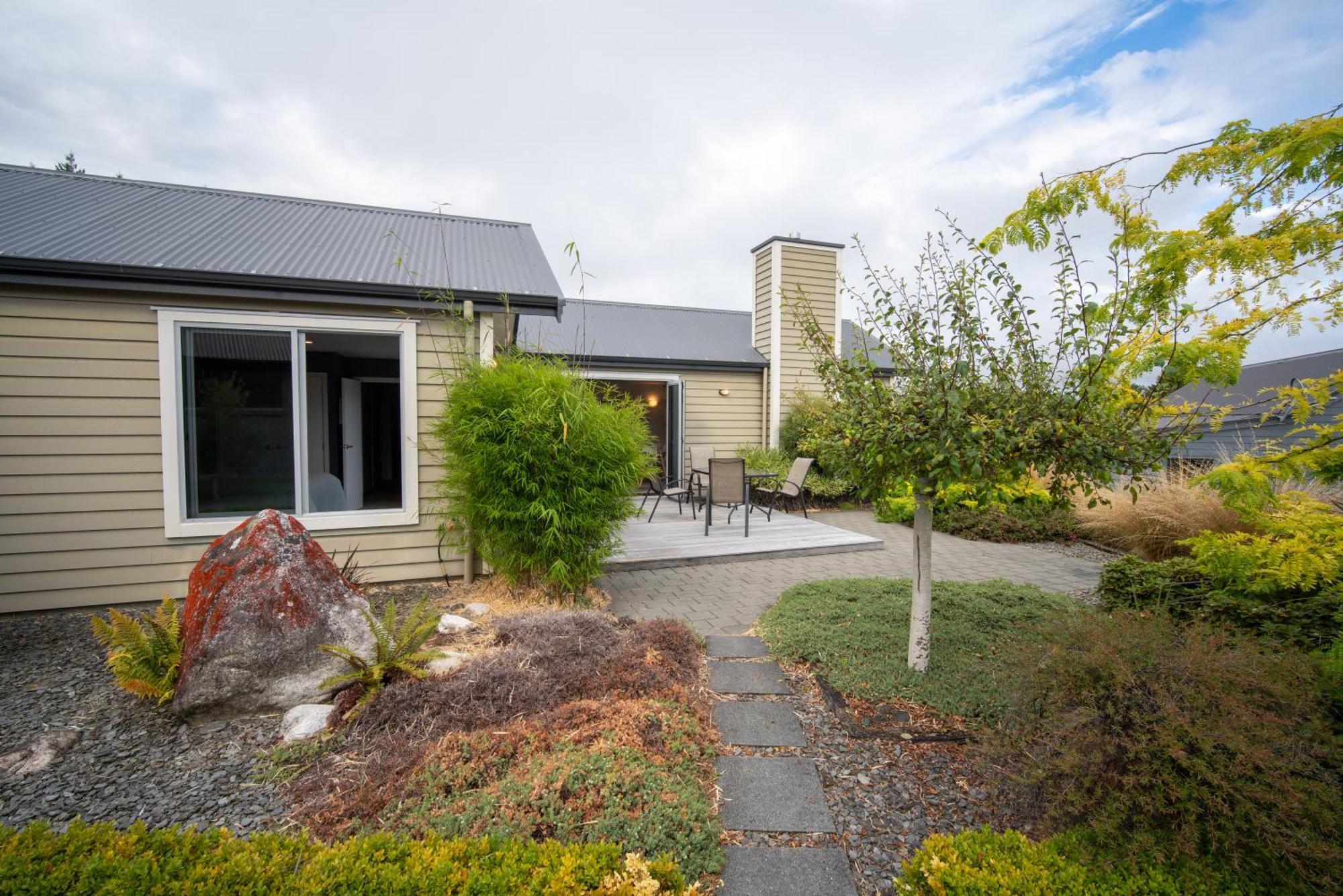 Southland Sounds - Te Anau Holiday Home Buitenkant foto